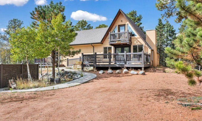 Divide Casa | The Bavarian Cottage - Hot Tub and Fire Pit