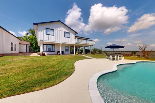Barrett Casa | The Baytown Getaway - Main House