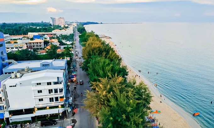 Cha-am Hotel | The Beach Cha Am Guest House