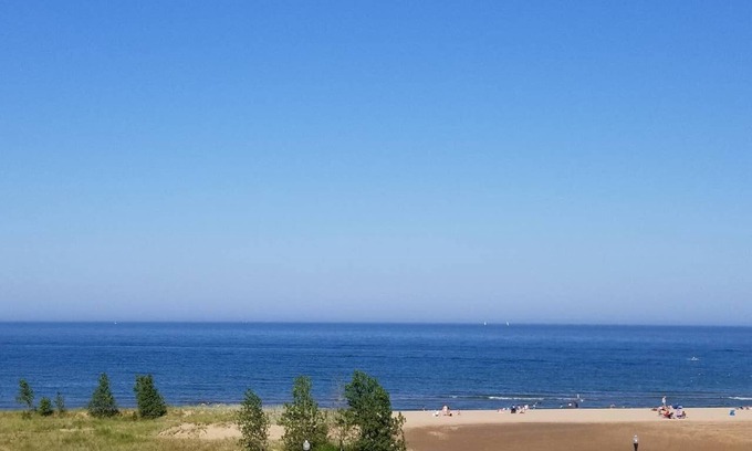 Racine Casa | The Beach House at Michigan Blvd.