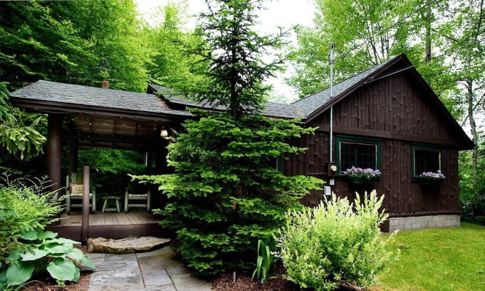 Lake Placid Cabina | The Bear Den, an Authentic 1920's Cabin and True Adirondack Treasure