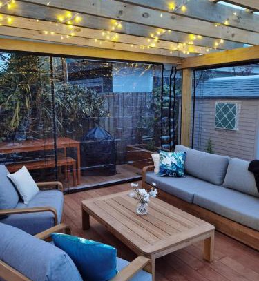 Woolston Casa | The Beautiful Trio 3 Homes for One Group