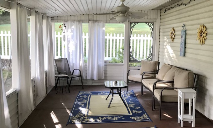 Glouster Casa | The Beehive at Bigfoot Hollow