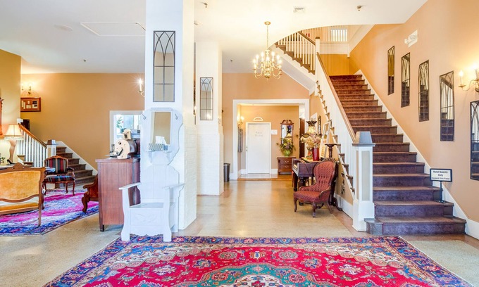 Abbeville Hotel | The Belmont Inn