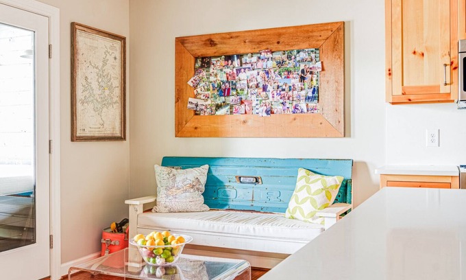 Pleasure Point Casa | The best of both worlds! Lake Martin home minutes from Jordan-Hare stadium.