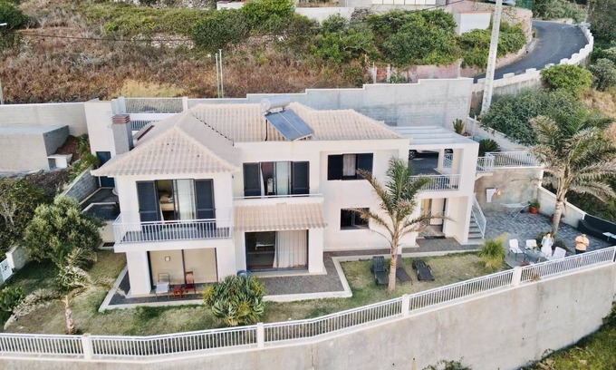 Paul do Mar Casa | The Best Sea View in Madeira -Casa Farol