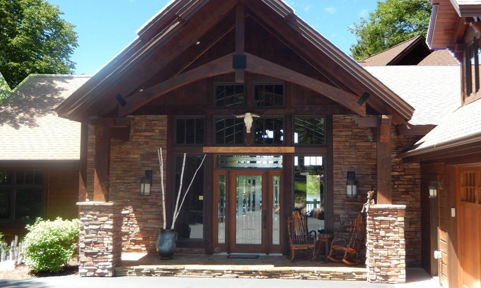 Lake Shore Casa | Puro Placer! Vacaciones de verano en el Loose Moose Lodge!