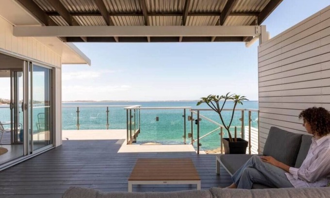 Bundeena Casa | Ethel & Ode's - Stylish Waterfront Retreat