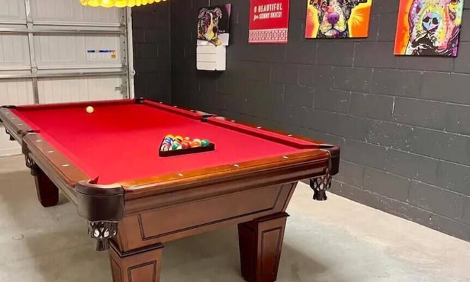 Sanford Casa | The Billiard: super fun home close to downtown with fully-fenced yard