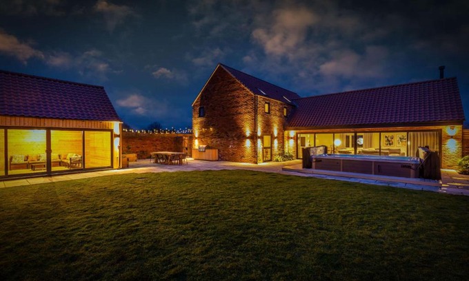Dunholme Casa | The Birches, Ashlin Farm Barns