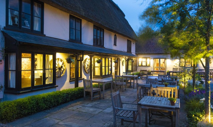 Cambridge Hotel | The Black Bull Inn