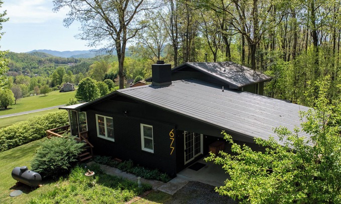 Sylva Casa | The Blackbird on Monteith Branch
