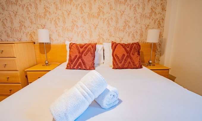 Galway Apartamento | The Blackrock Retreat- Salthill - free parking