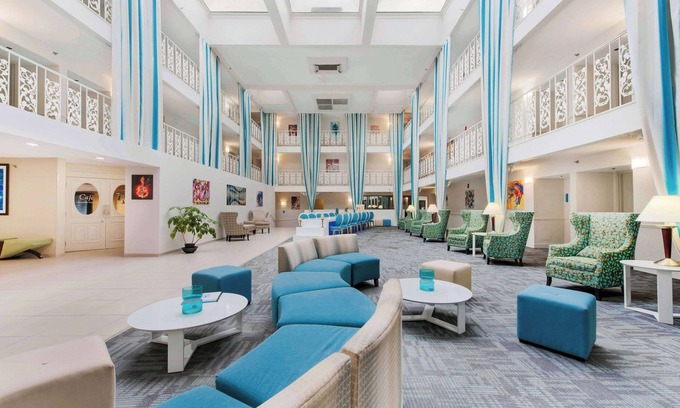 Blue Ash Hotel | The Blu Hotel Blue Ash Cincinnati, Ascend Hotel Collection