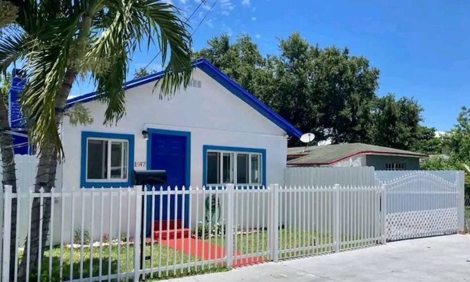 Liberty City Casa | The Blue Casita-Miami Design District