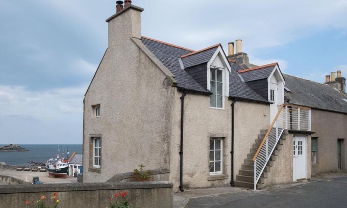 Gardenstown Casa | The Blue Hoose