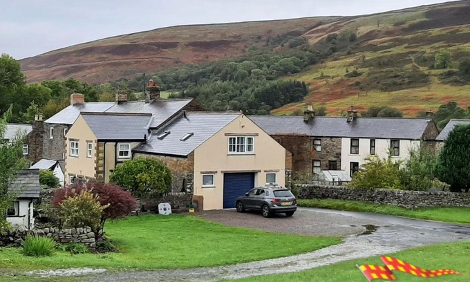 Slaggyford Apartamento | The Boat House, Spacious Village Apartment