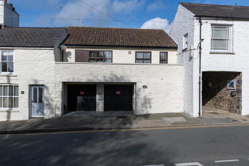 St Davids Casa | The Boathouse for two, St Davids, Garage Parking