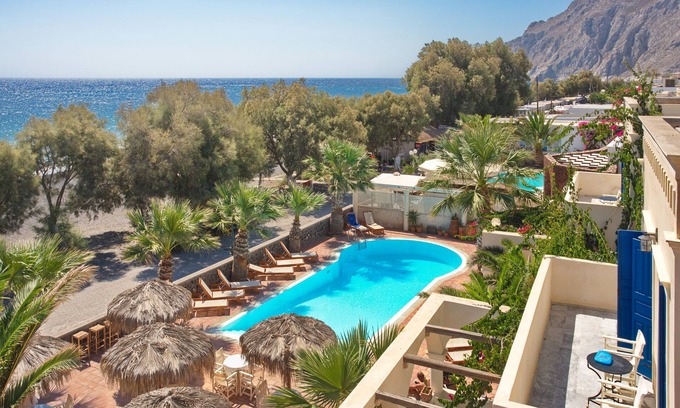 Kamari Hotel | The Boathouse Hotel