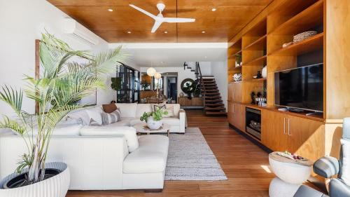 Corlette Casa | The Boathouse on the Beach