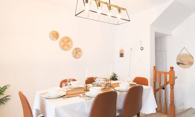 Thorold Casa | The Boho Bliss - Stylish 5BR Stay Near Niagara Falls & NOTL!
