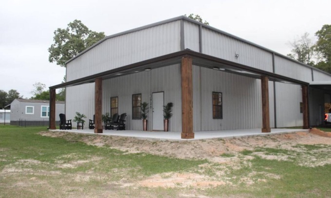 Negreet Casa | The BooneDocks Lodge in Toledo Bend. Come Experience spacious living.