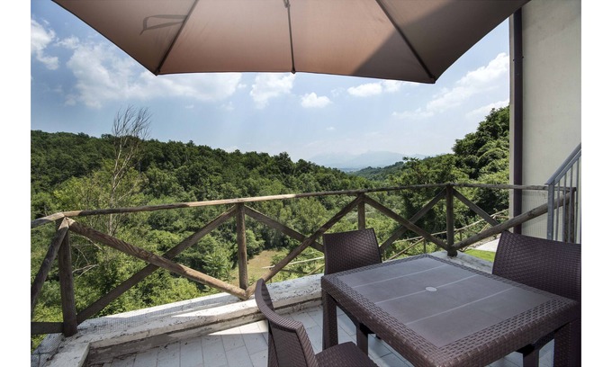 Tresana Apartamento | El Borgo di Tresana "Federico" tiene una gran terraza con vistas