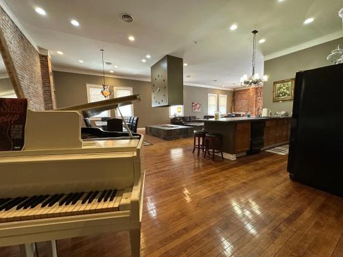 Kokomo Apartamento | The Brick-Road Penthouse