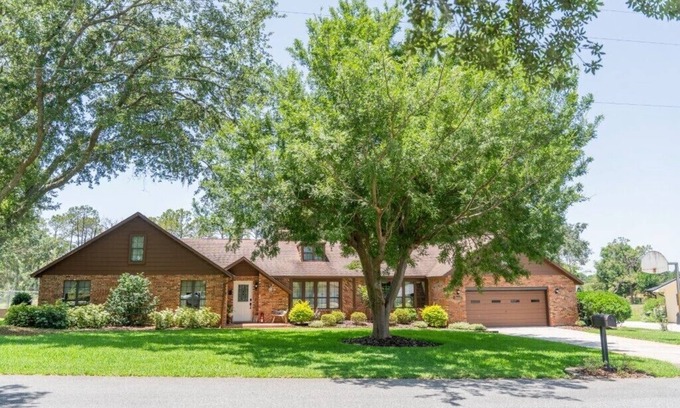 Wildwood Casa | The Brickstone Home- Large backyard, games, 5 minutes from Brownwood!