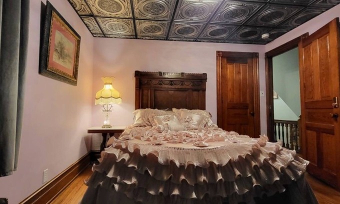Ashfield Cama Y Desayuno | THE BROADWAY ROOM AT TRAILS END B&B