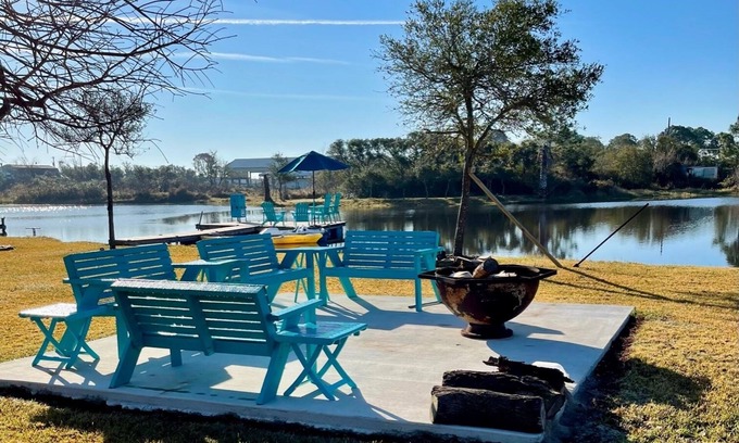Port O Connor Casa | THE BUNGALOW-Alone