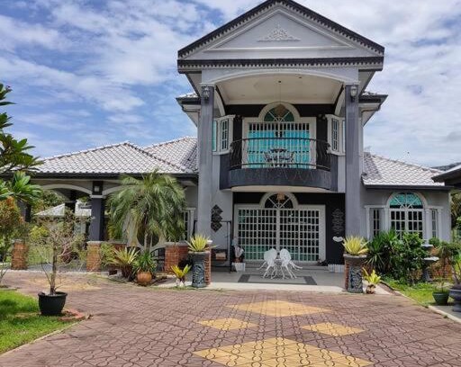 Taman Rakyat Mergong Casa | The Bungalow Homestay By Cheta