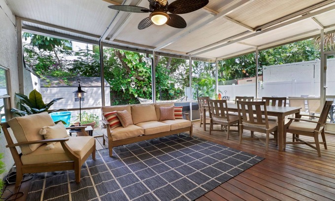 Palms Casa | The Bungalow - Near Historic Downtown Fort Myers