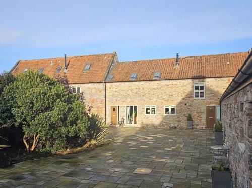 Dulcote Casa | The Byre - Luxury Barn, near Wells, Somerset, pool, gym
