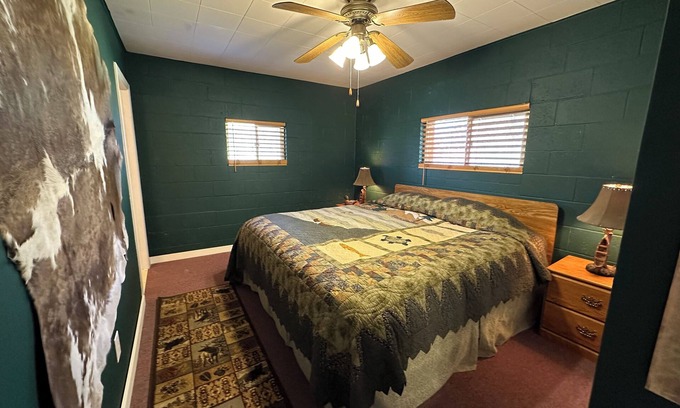 Chiloquin Cabina | Crater Lake Bungalows - La cabaña en Crooked Creek
