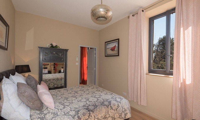 Sernhac Cama Y Desayuno | La camara camarguaise