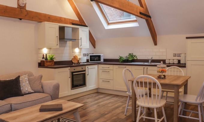 Shrewsbury Cabaña | The Carriage House, SHREWSBURY