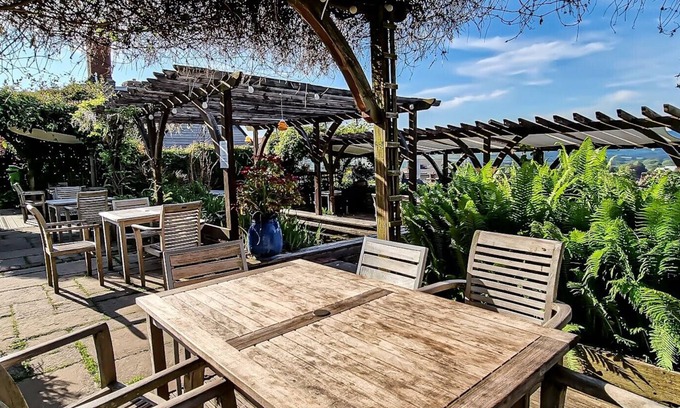 Bishops Castle Hotel | The Castle Hotel