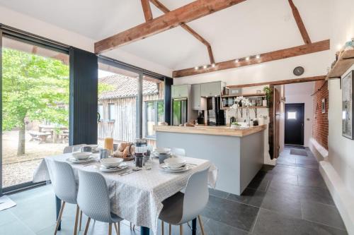 Wood Dalling Casa | The Cattle Barn