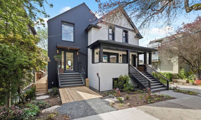 Grandview-Woodland Casa | The Cedar Haus - located in the heart of the Commercial Drive Village