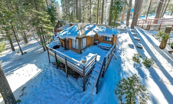 West Village Cabina | The Cedar House ~ Prime Spot + Kayaks & Cool AC