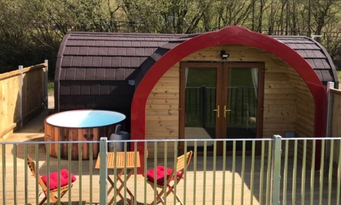 Pentrefelin Cabaña | The Cennen Pod