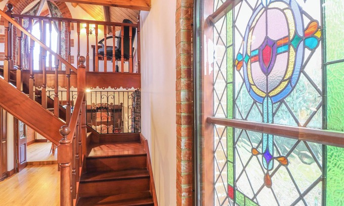 Newport Cabaña | The Chapel