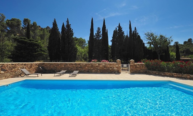 Thezan-des-Corbieres Casa | El encanto de una bastida en el dominio privado con gran piscina