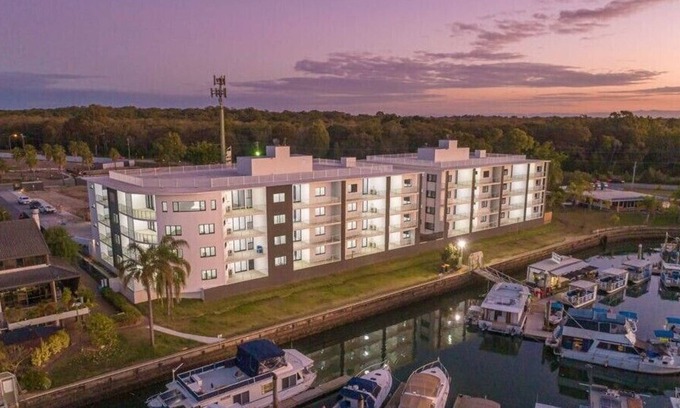 Sandstone Point Apartamento | The Chic Marina Escape