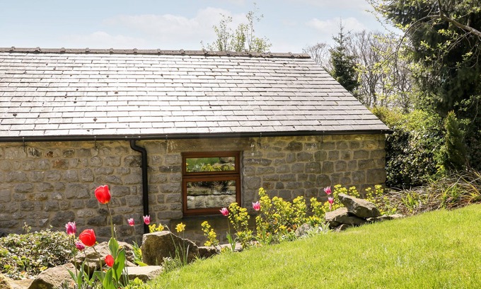 Blackwell in the Peak Cabaña | The Church Inn Cottage