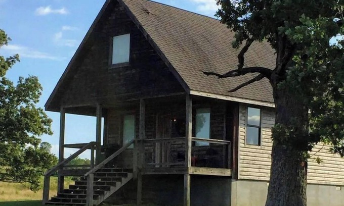 Compton Cabina | The Connie Cabin