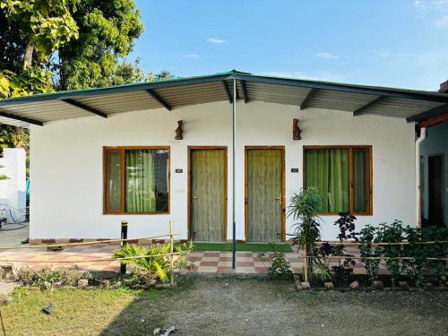 Bail Parao Casa | The Corbett Nature Green By StayApart