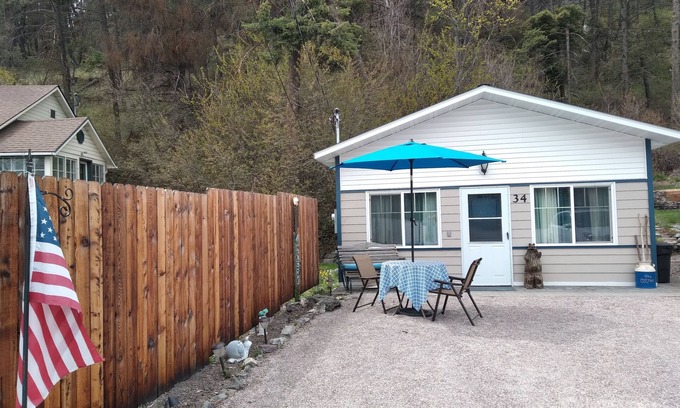 Somers Casa | THE COTTAGE 2: A MONTHLY RENTAL; TRAVEL MEDICAL STAFF/VACATIONERS 1200. MONTHLY