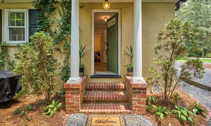 West Southern Pines Cabaña | The Cottage at Knollwood Manor